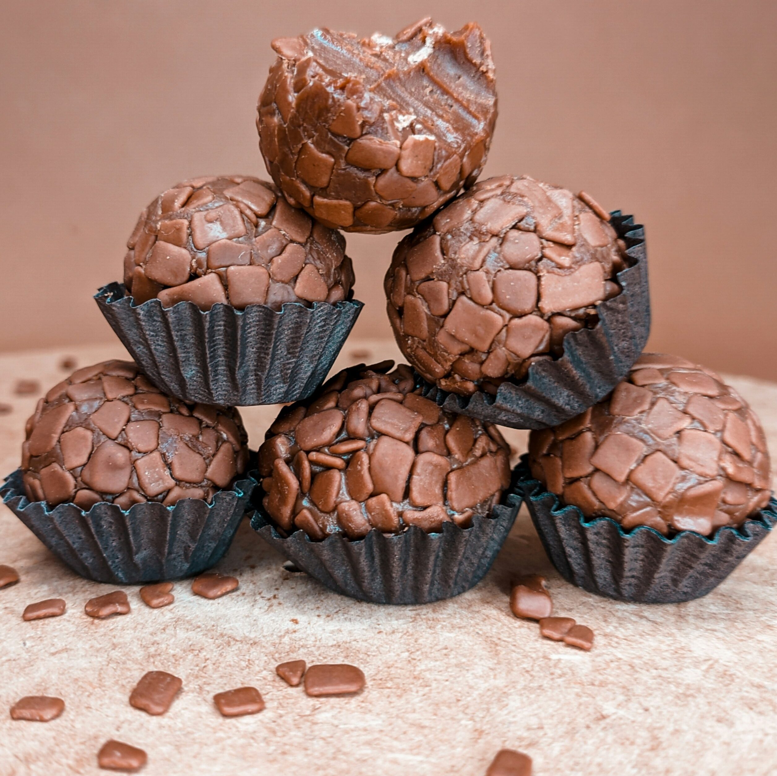 Photo de brigadeiros aux chocolats, de Ediglecio Lela Vgsezpib1iy Unsplash