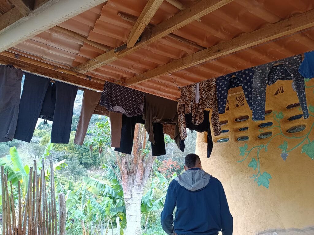 étendoir à linge en bambou